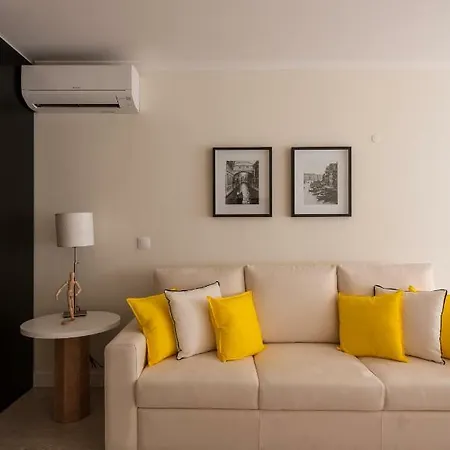 Classic, Modern With A Splash Of Glam Av. Liberdade Apartment Lisbon