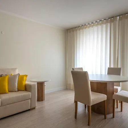 Classic, Modern With A Splash Of Glam Av. Liberdade Lisboa
